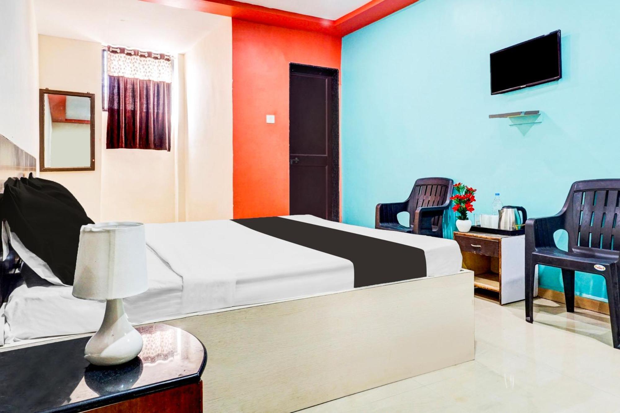 Hotel O Royal Lodge Koregaon Buitenkant foto