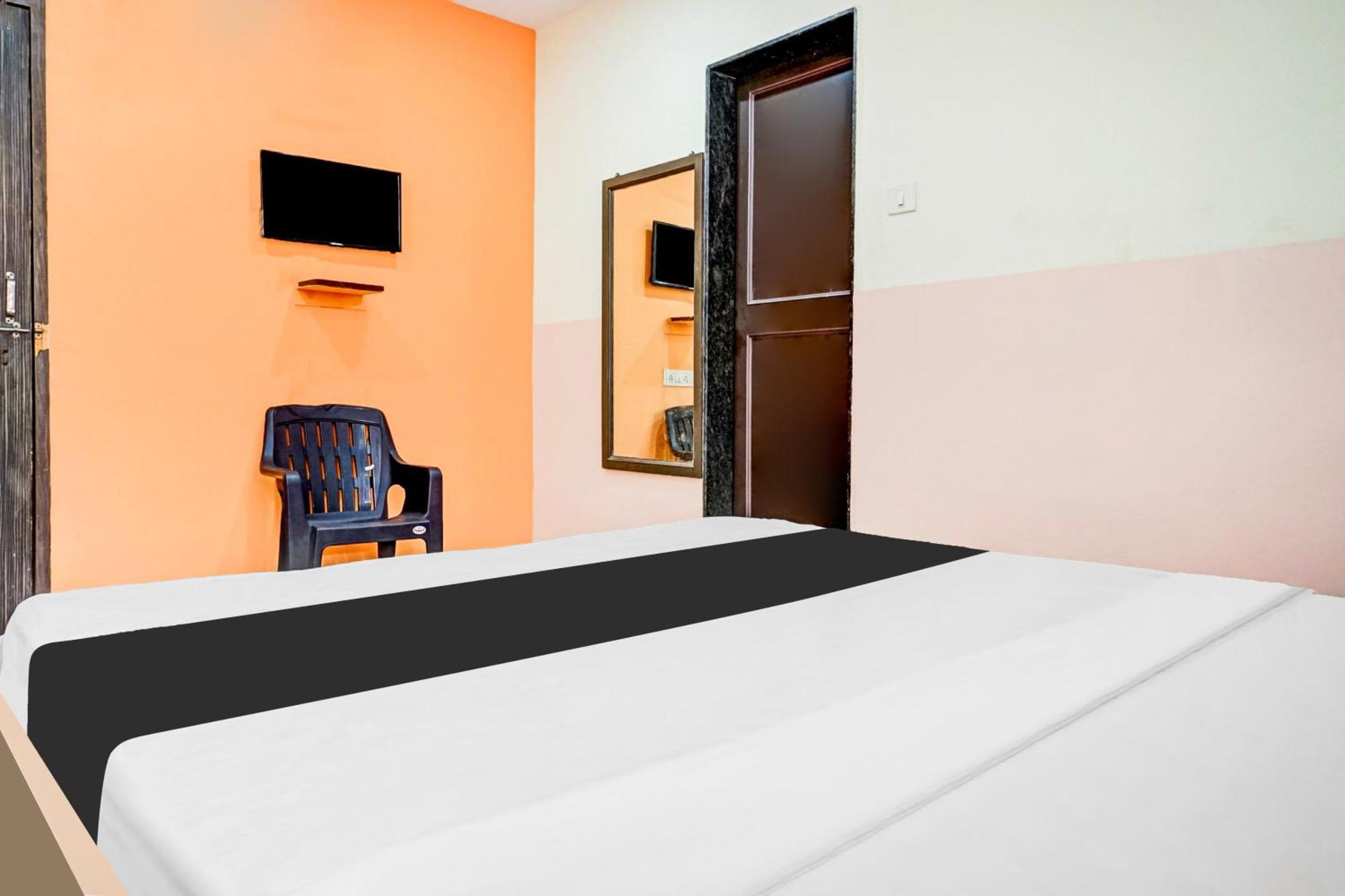 Hotel O Royal Lodge Koregaon Buitenkant foto
